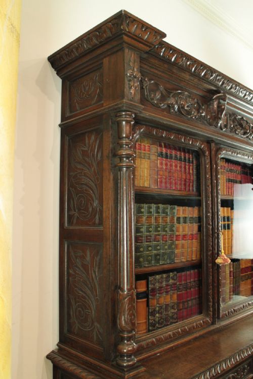 ANTIQUE VICTORIAN CARVED OAK COUNTRYSPORTING BOOKCASE - ADDITIONAL PHOTO 12
