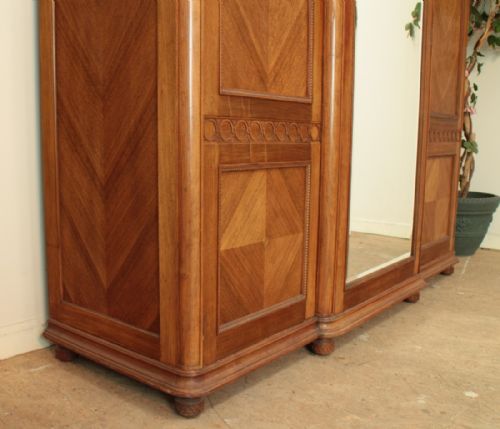SUPER GILLOWS CARVED WALNUT BEDROOM SUITE - ADDITIONAL PHOTO 6