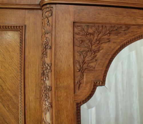 SUPER GILLOWS CARVED WALNUT BEDROOM SUITE - ADDITIONAL PHOTO 7
