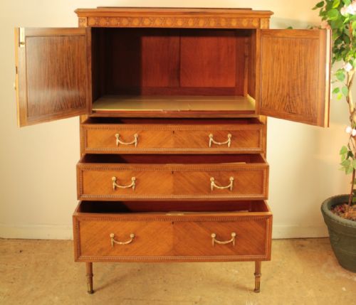 SUPER GILLOWS CARVED WALNUT BEDROOM SUITE - ADDITIONAL PHOTO 14