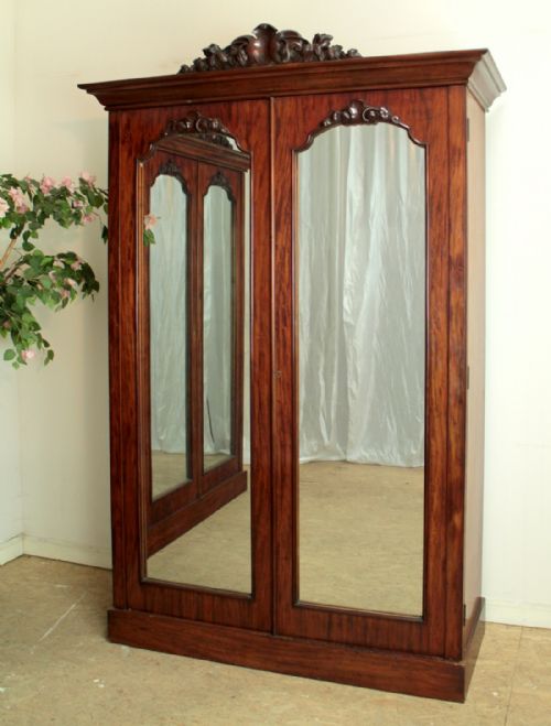 PAIR OF WILLIAM IV MAHOGANY WARDROBES - ADDITIONAL PHOTO 1