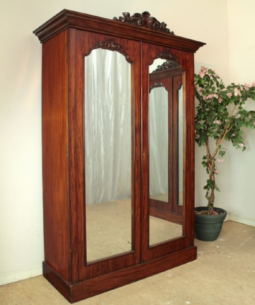 PAIR OF WILLIAM IV MAHOGANY WARDROBES - ADDITIONAL PHOTO 2