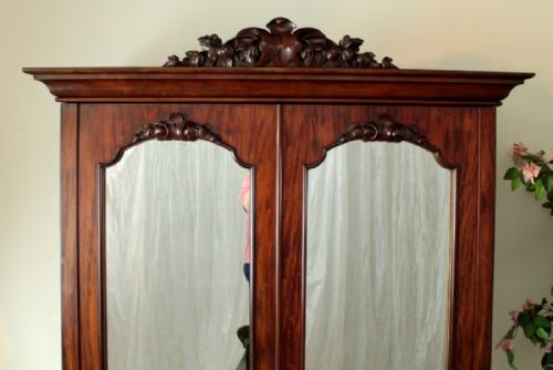 PAIR OF WILLIAM IV MAHOGANY WARDROBES - ADDITIONAL PHOTO 4