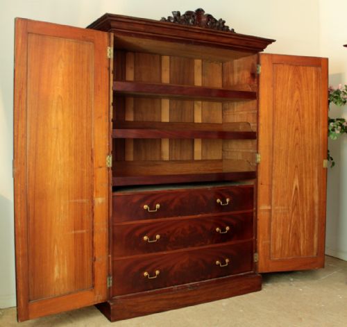 PAIR OF WILLIAM IV MAHOGANY WARDROBES - ADDITIONAL PHOTO 10