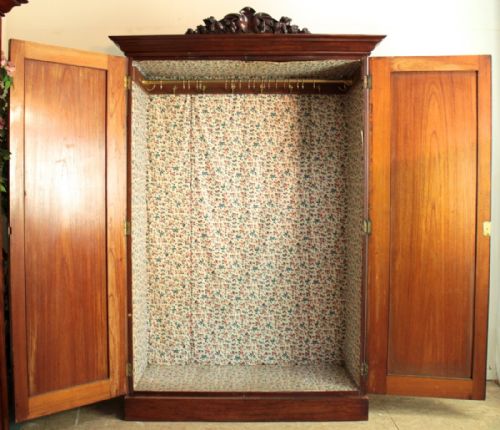PAIR OF WILLIAM IV MAHOGANY WARDROBES - ADDITIONAL PHOTO 11