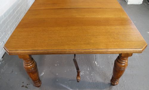 8FT VICTORIAN OAK EXTENDING DINING TABLE SEATS 10 - ADDITIONAL PHOTO 5