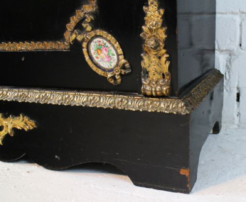 VICTORIAN GILTMETAL PORCELAIN MOUNTED EBONISED PIER CABINET - ADDITIONAL PHOTO 11
