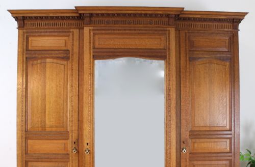 ARTS CRAFTS OAK FOUR PIECE BEDROOM SUITE ATTRIBUTED TO MAPLE CO - ADDITIONAL PHOTO 4