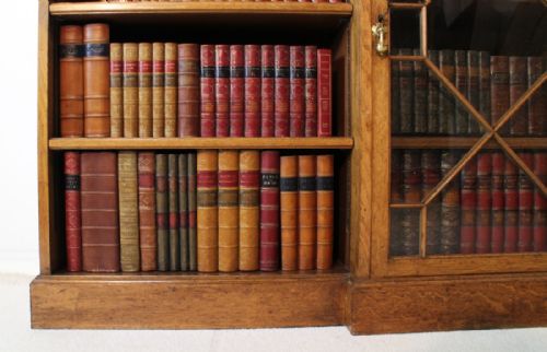 VICTORIAN BREAKFRONT OAK FLOOR BOOKCASE 4FT HIGH - ADDITIONAL PHOTO 4