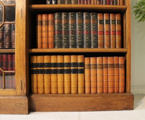 VICTORIAN BREAKFRONT OAK FLOOR BOOKCASE 4FT HIGH - ADDITIONAL PHOTO 6