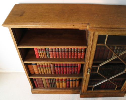 VICTORIAN BREAKFRONT OAK FLOOR BOOKCASE 4FT HIGH - ADDITIONAL PHOTO 9