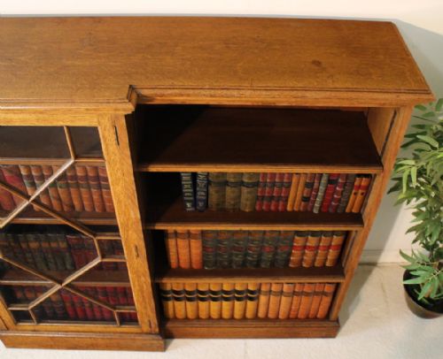 VICTORIAN BREAKFRONT OAK FLOOR BOOKCASE 4FT HIGH - ADDITIONAL PHOTO 10