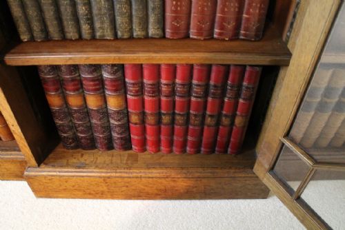 VICTORIAN BREAKFRONT OAK FLOOR BOOKCASE 4FT HIGH - ADDITIONAL PHOTO 13