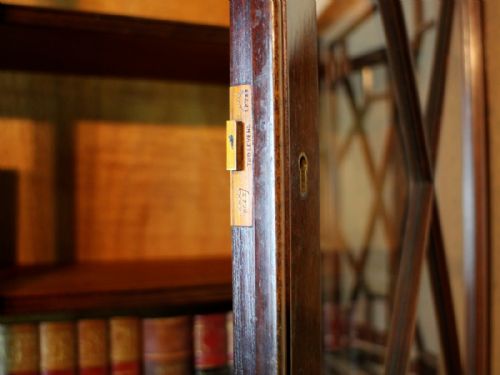 ANTIQUE MAHOGANY ASTRAGAL GLAZED FLOOR BOOKCASE C1900 - ADDITIONAL PHOTO 14