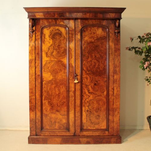 william iv burr walnut fitted wardrobe - CATEGORY: ANTIQUE WARDROBES - DATED 19TH CENTURY