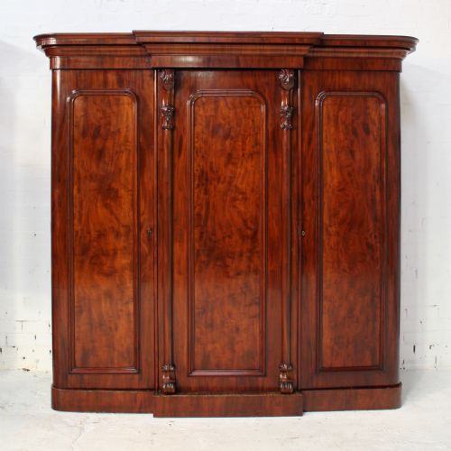 victorian mahogany three door breakfront wardrobe - CATEGORY: ANTIQUE WARDROBES - DATED VICTORIAN
