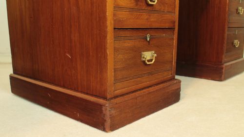 LATE VICTORIAN WALNUT PEDESTAL DESK C1880 - ADDITIONAL PHOTO 28