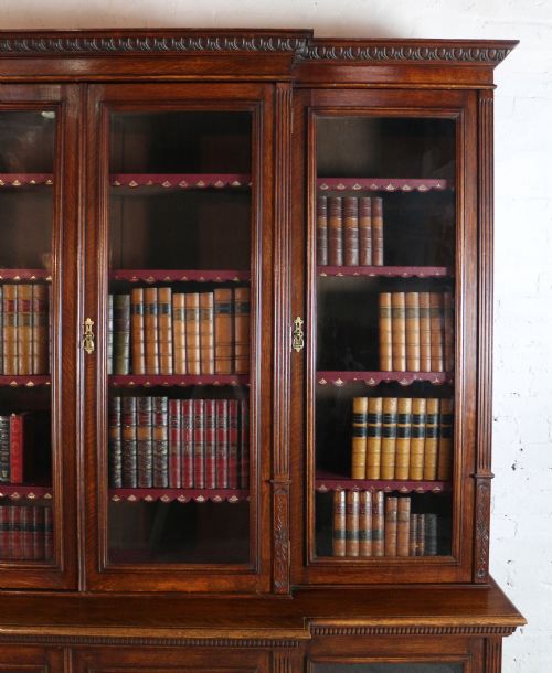 LARGE VICTORIAN OAK BREAKFRONT BOOKCASE ATTRIBUTED TO MAPLE CO - ADDITIONAL PHOTO 7
