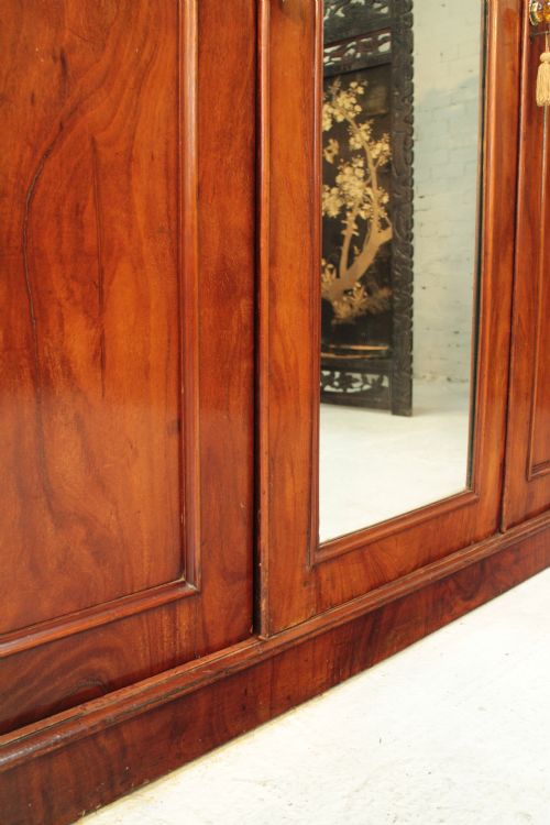 VICTORIAN MAHOGANY THREE DOOR FITTED WARDROBE - ADDITIONAL PHOTO 5