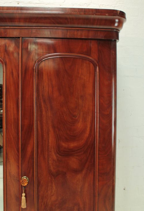 VICTORIAN MAHOGANY THREE DOOR FITTED WARDROBE - ADDITIONAL PHOTO 13
