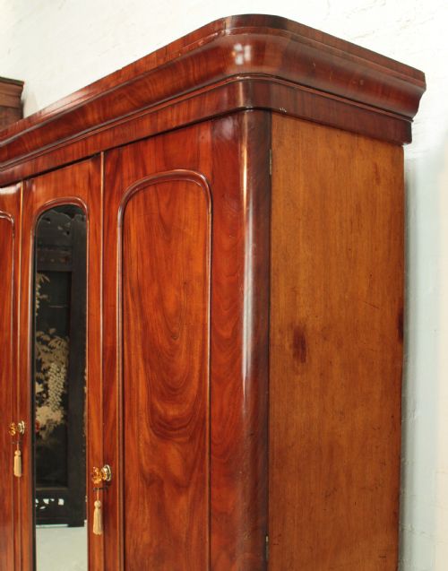 VICTORIAN MAHOGANY THREE DOOR FITTED WARDROBE - ADDITIONAL PHOTO 27