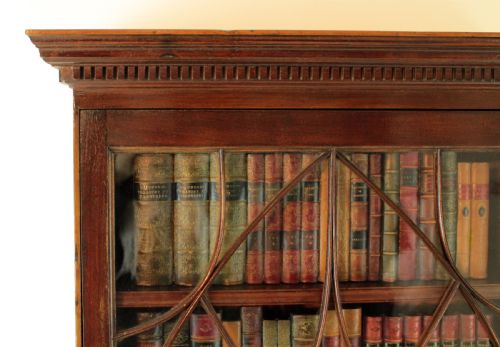 19TH CENTURY NARROW MAHOGANY ASTRAGAL GLAZED BOOKCASE ON CHEST - ADDITIONAL PHOTO 5