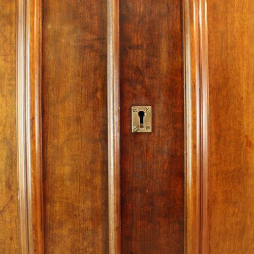 VICTORIAN MAHOGANY THREE DOOR FITTED WARDROBE C1870 - ADDITIONAL PHOTO 11