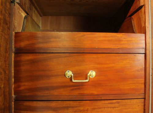 VICTORIAN MAHOGANY THREE DOOR FITTED WARDROBE C1870 - ADDITIONAL PHOTO 17