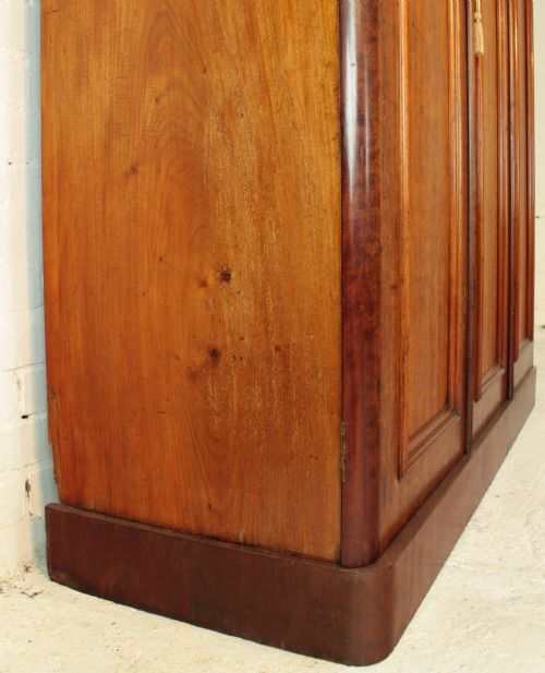 VICTORIAN MAHOGANY THREE DOOR FITTED WARDROBE C1870 - ADDITIONAL PHOTO 24