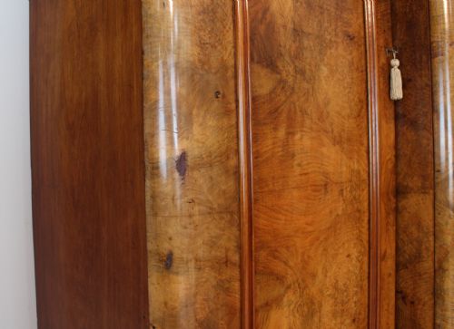 VICTORIAN WALNUT BREAKFRONT FITTED WARDROBE - ADDITIONAL PHOTO 16
