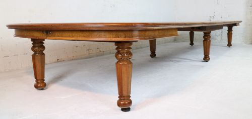 EARLY VICTORIAN EXTRA WIDE 20FT OAK EXTENDING DINING TABLE 7 LEAVES - ADDITIONAL PHOTO 12