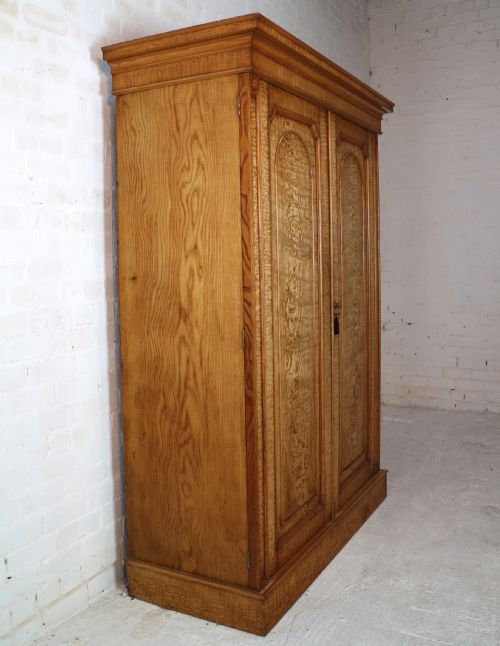 SCOTTISH WILLIAM IV FIGURED ELM TWO DOOR FITTED WARDROBE C1830 - ADDITIONAL PHOTO 15