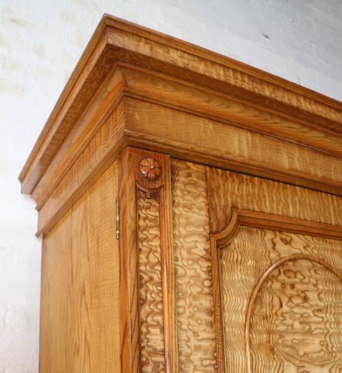 SCOTTISH WILLIAM IV FIGURED ELM TWO DOOR FITTED WARDROBE C1830 - ADDITIONAL PHOTO 19