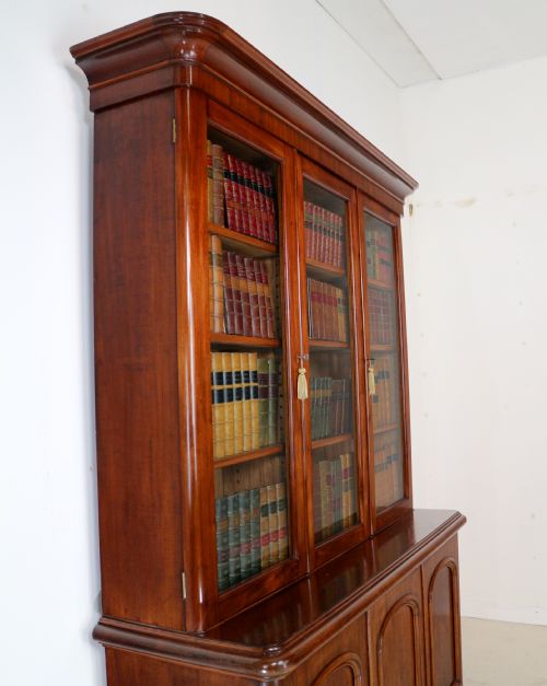 VICTORIAN MAHOGANY THREE DOOR BOOKCASE - ADDITIONAL PHOTO 22