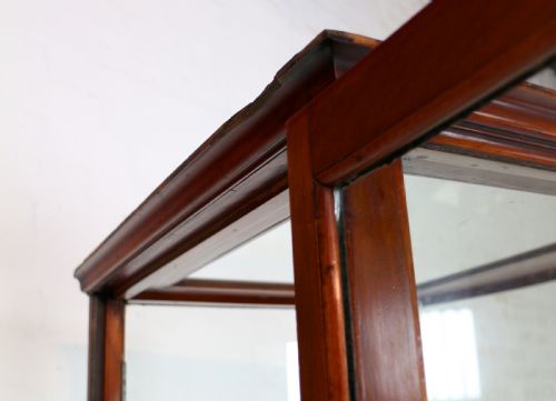VICTORIAN MAHOGANY BOWFRONT SHOP DISPLAY CABINET - ADDITIONAL PHOTO 23