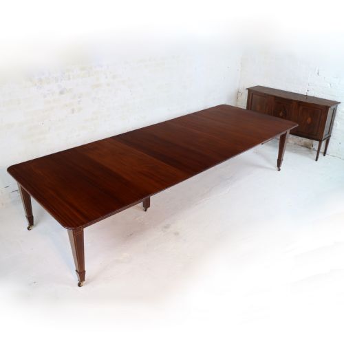 antique mahogany extending dining table with four leaves leaf holder by james garvie sons aberdeen - CATEGORY: ANTIQUE TABLES - DATED 19TH CENTURY