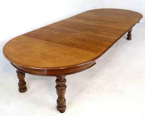 victorian oak round extending dining table 4 leaves 12 12ftseats 1214 by gillows - CATEGORY: ANTIQUE TABLES - DATED VICTORIAN