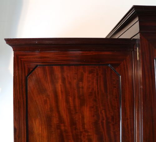 REGENCY MAHOGANY GENTLEMANS BREAKFRONT LINEN PRESS WARDROBE - ADDITIONAL PHOTO 6