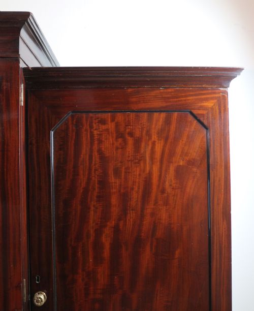 REGENCY MAHOGANY GENTLEMANS BREAKFRONT LINEN PRESS WARDROBE - ADDITIONAL PHOTO 9
