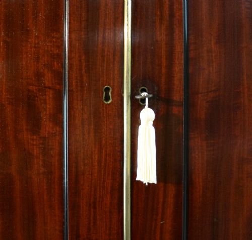 REGENCY MAHOGANY GENTLEMANS BREAKFRONT LINEN PRESS WARDROBE - ADDITIONAL PHOTO 15