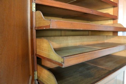 REGENCY MAHOGANY GENTLEMANS BREAKFRONT LINEN PRESS WARDROBE - ADDITIONAL PHOTO 23