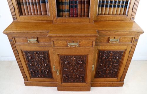 VICTORIAN ART NOUVEAU OAK BREAKFRONT BOOKCASE ATTRIBUTED TO MAPLE CO - ADDITIONAL PHOTO 9