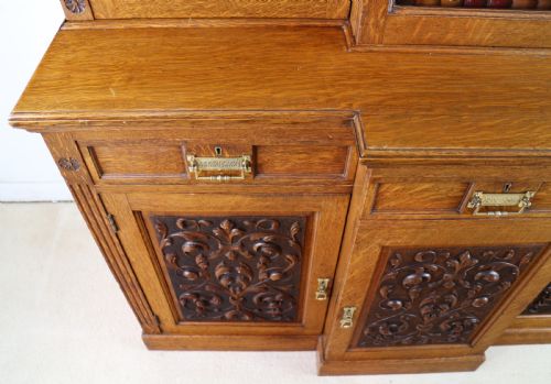 VICTORIAN ART NOUVEAU OAK BREAKFRONT BOOKCASE ATTRIBUTED TO MAPLE CO - ADDITIONAL PHOTO 10