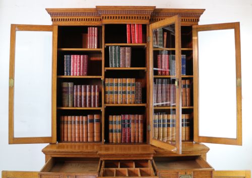 VICTORIAN ART NOUVEAU OAK BREAKFRONT BOOKCASE ATTRIBUTED TO MAPLE CO - ADDITIONAL PHOTO 18