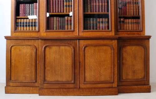WILLIAM IV OAK BREAKFRONT BOOKCASE - ADDITIONAL PHOTO 2