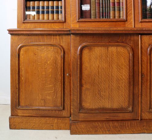 WILLIAM IV OAK BREAKFRONT BOOKCASE - ADDITIONAL PHOTO 9