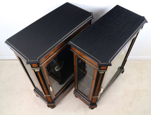 PAIR OF VICTORIAN GILT METAL MOUNTED EBONISED AND AMBOYNA INLAID PIER DISPLAY CABINETS - ADDITIONAL PHOTO 3