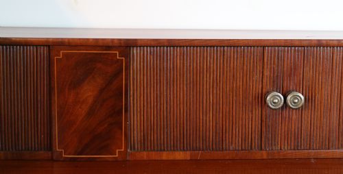GEORGE III SCOTTISH FLAME MAHOGANY STAGEBACK SIDEBOARD - ADDITIONAL PHOTO 11