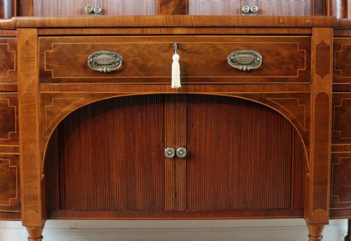 GEORGE III SCOTTISH FLAME MAHOGANY STAGEBACK SIDEBOARD - ADDITIONAL PHOTO 12