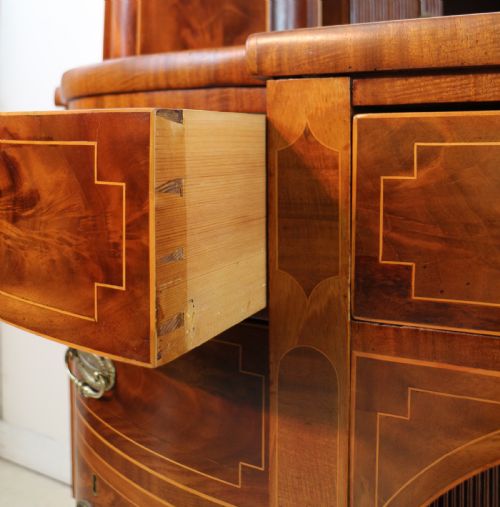 GEORGE III SCOTTISH FLAME MAHOGANY STAGEBACK SIDEBOARD - ADDITIONAL PHOTO 19